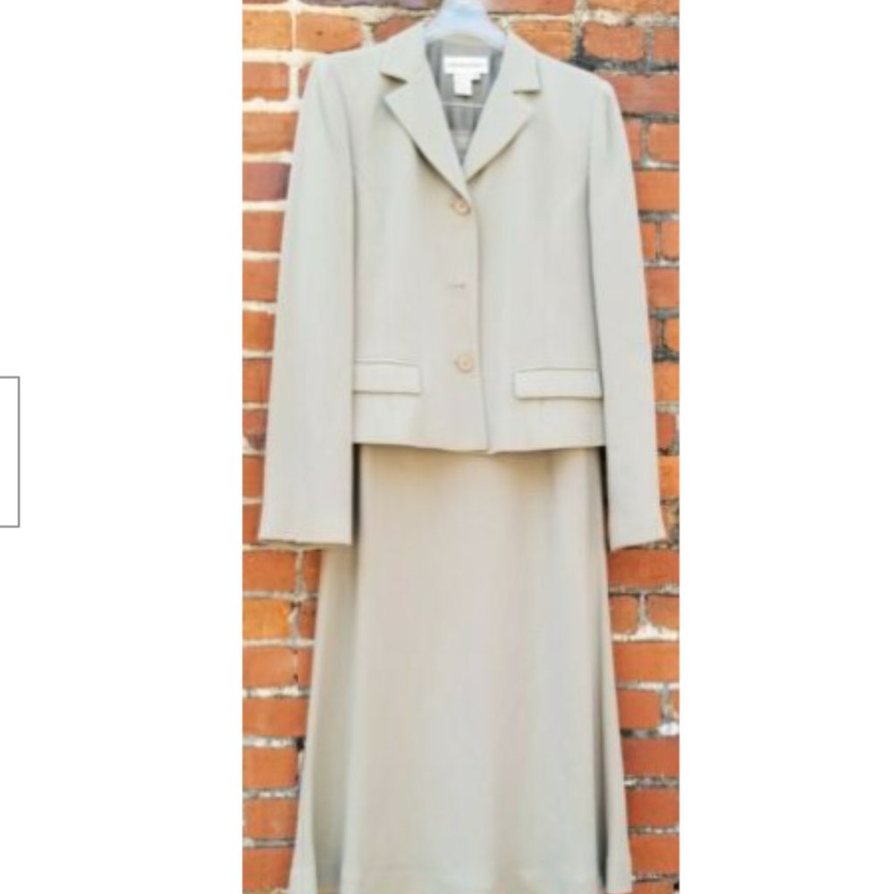 BLOOMINGDALES Grey 2 Piece Suit Jacket Size 6 Long Skirt Size 10 Set